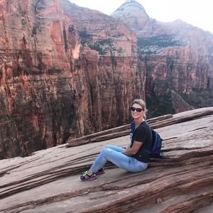 Meet your Posher, Lisa